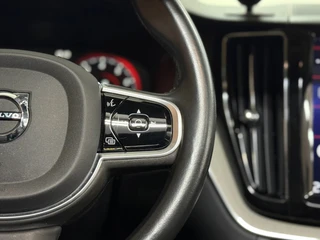 Volvo XC60 2.0 T5 Inscription | 250PK | Automaat | Leder | Camera | Trekhaak | Pano | Navi | 12,3” Digitaal Display / 31