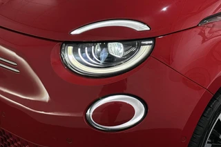 Fiat 500 3+1 La Prima 42 kWh Panoramadak Stoelverwarming Camera Apple CarPlay / 21