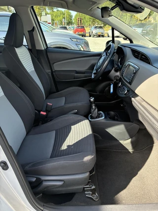 Toyota Yaris 1.0 VVT-i Aspiration 5-Deurs | Climate control | Camera | Navigatie | Cruise control | Elektrisch Pakket | Bluetooth telefoonvoorbereiding / 18