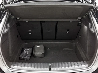 BMW 1-serie M135i xDrive | Camera | Stoelverwarming |Harman/Kardon | HeadUp Display | Cruise Control / 33