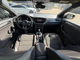 Volkswagen T-Roc 1.5 TSI Sport Business R-Line / Pano / ACC / Led / IQ Drive / Camera / Trekhaak . / 43