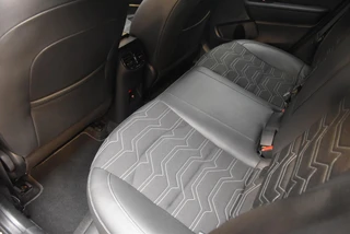 Kia Ceed 1.0 T-GDi 100pk Design Edition / 12