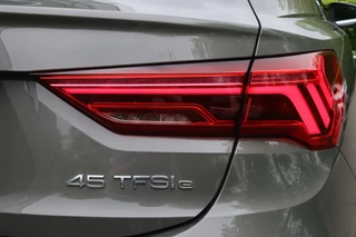 Audi Q3 Sportback 45 TFSI e S-Line  LED/MMI Plus/CarPlay/Dodehoek/Elek. klep/ACC/19" / 29