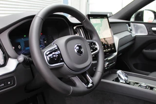 Volvo XC60 2.0 T6 Ultra Black Edition  | B&W | Luchtvering | 22" | Massage | Full | UNIEK! | Facelift / 5