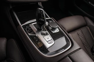 BMW 7-serie 740i High Executive | 2e eigenaar | Driving Assistant Plus | Innovation pakket | Massage | Dodehoekdetectie | Adaptieve cruise | 360 camera | Stoelventilatie | Gesture control / 34