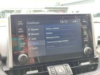 Toyota RAV4 2.5 HYBRID STYLE LEDER STOEL/STUURVERW PARK-SENSOREN EL-STOEL EL-ACHTERKLEP APPLE/ANDROID CAMERA CLIMA LED PRIVACY GLASS 17'' LM-VELGEN / 20