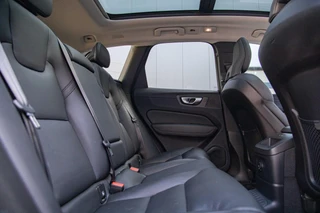 Volvo XC60 2.0 T6 Plug-in hybrid AWD Core Bright Panorama|Leder / 16