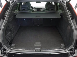 Volvo XC60 2.0 T6 AWD+ Black Edition Leder | Pano | 360 cam | Lighting Pack / 17