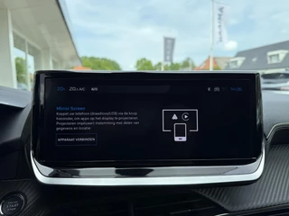 Peugeot 208 1.2 Hybrid 145 e-DCS6 GT | Alcantara | Stoelverwarming + massage | Achteruitrijcamera | Cruise | Apple Carplay/Android / 14