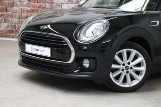MINI Clubman Cooper Business  / Navigatiesysteem / Bluetooth / Airconditioning / Audio / 17 Inch / Cruise Control / 2
