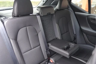 Volvo XC40 T4 Momentum | Stoelverwarming | Trekhaak | Parkeercamera | Keyless / 22