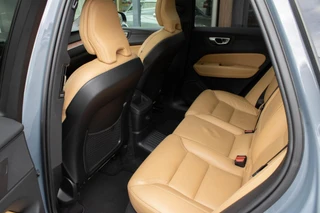 Volvo XC60 2.0 T6 PHEV Long range AWD Ultimate Dark|Luchtvering|Massage|Stoel+stuurverwarming|stoelverkoeling|HUD|Pano|Pilot assist| / 28