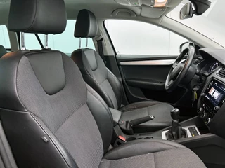 Škoda Octavia Combi 1.5 TSI Greentech Ambition Stoelverwarming | Navigatie | Parkeersensoren | Airco / 13