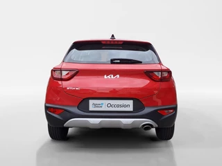 Kia Stonic 1.0i Turbo MHEV ComfortLine 100 PK | 1e Eigenaar | Airco | Bluetooth | Camera | Cruise control | Metallic lak | Fabrieksgarantie t/m 3-7-2031 | NAP / 7