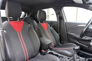 Opel Corsa 1.2 GS Line 100pk | Navigatie | Climate Control | Camera | Lichtmetalen Velgen | Zwart Dak | Keyless Start - Entry | Navigatie / 14