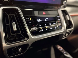 Kia SORENTO 1.6 T-GDI Plug-in Hybrid 4WD ExecutiveLine 7persoons / Panoramadak / 360 camera / head-up /dealer onderhouden / 35