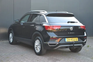 Volkswagen T-Roc 1.5 TSi 150 PK Style * Navigatie * Nette Auto * Automaat * / 2
