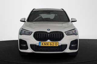 BMW X1 xDrive25e M Sport Sportstoelen Stoelverwarming Apple CarPlay LED / 15