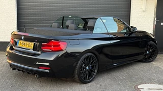 BMW 2-serie Cabrio M240i| M Performance | ACC | Harman Kardon | High Executive / 16