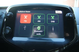 Peugeot 108 1.0 e-VTi Allure / 12