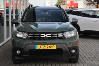 Dacia Duster 1.3 TCe 150 Journey|Camera|Carplay|Trekhaak|Clima|Cruise|Facelift model! / 4