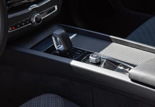 Volvo XC60 2.0 T6 Plug-in hybrid AWD Core Bright Long Range|Panorama / 13