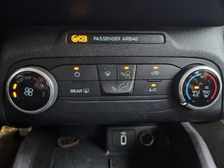 Ford Focus Wagon 1.0 EcoBoost NAVI TEL LM PDC CAMERA / 21