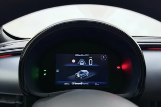 Fiat 600 1.2 Turbo 145pk Hybrid Automaat Sport | DEMO | Tot 8 jaar garantie | Navigatie | Achteruitrijcamera | Elektrische achterklep | LED Matrix koplampen | Sportief interieur | 18" Lichtmetalen velgen | Zwart dak / 28