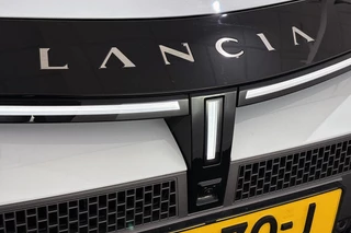 Lancia Ypsilon 1.2 Turbo Hybrid HF Line / 42