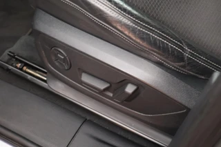 Audi Q3 40 TFSI 190pk quattro edition one Trekhaak Camera Keyless Virtual Cockpit Panoramadak Navigatie S-Line / 8