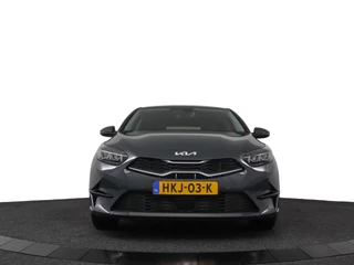 Kia Ceed 1.5 T-GDi DynamicPlusLine Automaat *DEMO* - Trekhaak - Navigatie - Stoel-/stuurverwarming - Cruise Control - Climate Control - Fabrieksgarantie tot 04-2032 / 13