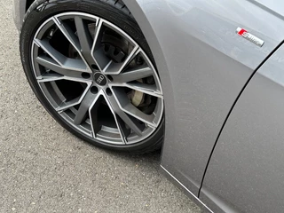 Audi A6 Avant V6 55 TFSI 340pk quattro S-line Panoramadak | Trekhaak | 20 inch | Zwart optiek | Camera | Incl. 1 jaar Bovag garantie / 6