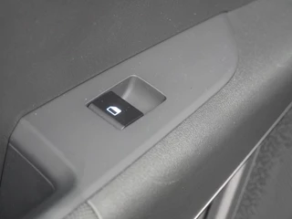 Kia Niro EV DynamicLine 64.8 kWh Automaat - SOH 98,9% - Navigatie - Adaptieve Cruise Control - Apple/Android Carplay - Climate Control - Fabrieksgarantie Tot 2031 / 33