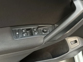 Volkswagen Tiguan 1.5 TSI 150pk DSG ACT Comfortline Business Navigatie Parkeersensoren App-Connect DAB+ / 21