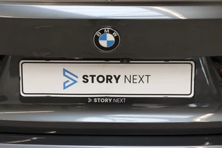 BMW 3 Serie Sedan 318i High Executive Luxury Line Automaat  / Live Cockpit Professional / Trekhaak / Stoelverwarming voor+achter / Achteruitrijcamera / Harman Kardon / Stuurverwarming / LED / Ambiance Verlichting / DAB / Sportstoelen / 8