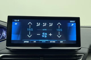 Peugeot 3008 1.2T 130pk GT | Achteruitrijcamera | Parkeersensoren V+A | Cruise & Climate control | Navi | Apple Carplay / Android Auto / 23