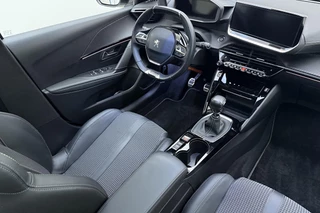 Peugeot 208 1.2T 100pk GT | Afneembare Trekhaak | Achteruitrijcamera | Panoramadak | Cruise control | Airco | Stoelverwarming | Climate control | Interieurverlichting | Stuurbediening | Sportstuurwiel | / 18