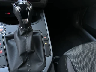Seat Arona 1.0 TSI Style Business Intense Camera Navigatie App-Connect DAB+ / 23