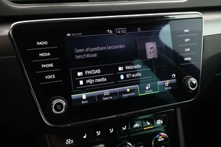 Skoda Superb Combi 1.4 TSI 218pk iV Business Edition Trekhaak Memory Stoelverwarming Virtual Cockpit Navigatie / 35