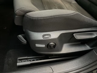 Volkswagen Golf Variant 1.0 TSI Comfortline Business Panoramadak Stoelverwarming LED DAB+ / 22