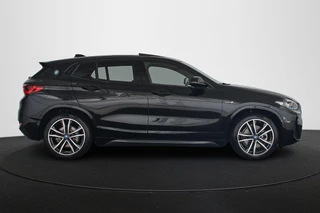 BMW X2 xDrive25e M Sport Panoramadak Head-Up Harman Kardon Elektrische Stoelen / 38