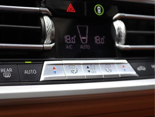 BMW 3 Serie 320i High Executive Edition  | Schuifdak | Leder | Camera | Org. NL / 51