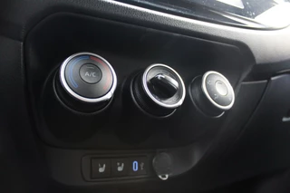 Toyota Aygo X PULSE APPLE/ANDROID STOELVERWARMING KEYLESS CAMERA CLIMA 17"LMV EL-SPIEGELS PRIVACY-GLASS / 17
