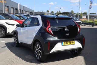 Toyota Aygo X PULSE NL-AUTO 1E EIGENAAR CLIMA NAVI APPLE/ANDROID LM-VELGEN ALL-SEASON PRIVACY-GLASS / 4