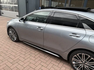 Kia ProCeed 1.5 T-GDi 160pk Automaat GT-PlusLine  SCHUIFDAK/JBL/CAMERA/DODEHOEK/AFN.TREKHAAK/18INCH / 51