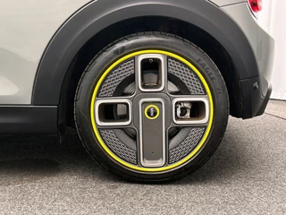 MINI Electric MINI Electric Collection 33 kWh | SOH 96% | Dealer Onderhouden | Panoramadak | Camera | Carplay | Stoelverwarming | / 32