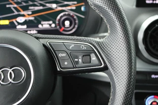 Audi Q2 35 TFSI 150pk S Edition Panoramadak Keyless Virtual Cockpit LED Koplampen S-Line / 24