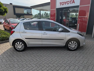 Toyota Yaris 1.5 Hybrid Aspiration / 7