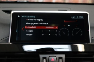 BMW X1 sDrive20i High Executive xLine Automaat  / Navigatiesysteem Plus / Trekhaak / Achteruitrijcamera / Leder / Head-Up Display / 18 Inch / 18 Inch / Stoelverwarming / Extra Getint Glas / Lichtpakket / 32