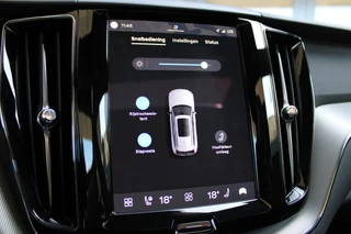 Volvo XC60 2.0 T6 Plug-in hybrid AWD Plus Black Edition  | Panoramadak | H/K | Camera | Leder / 28